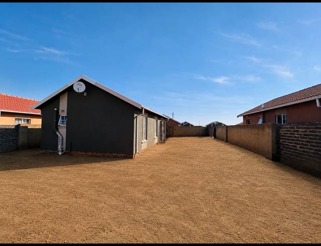 3 BEDROOM HOUSE FOR SALE IN SAVANNA CITY